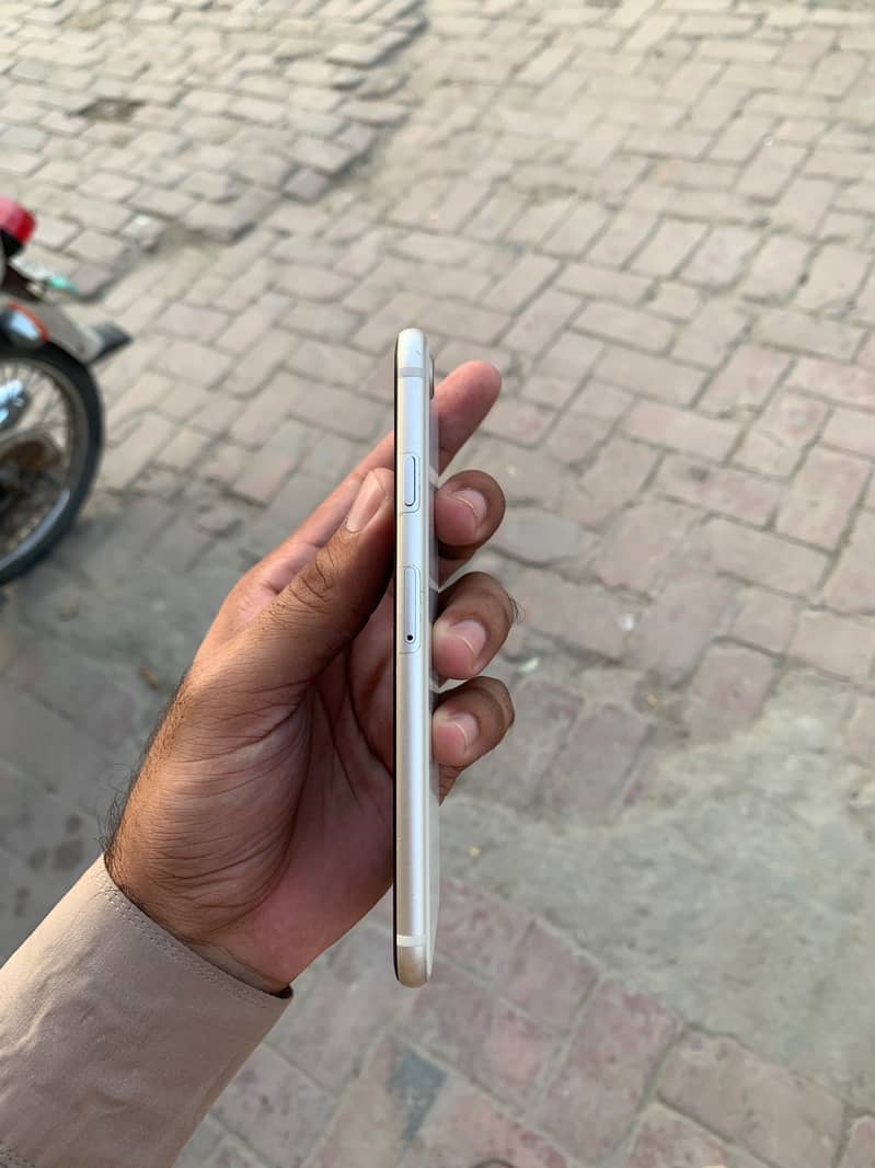 Apple iPhone SE 4