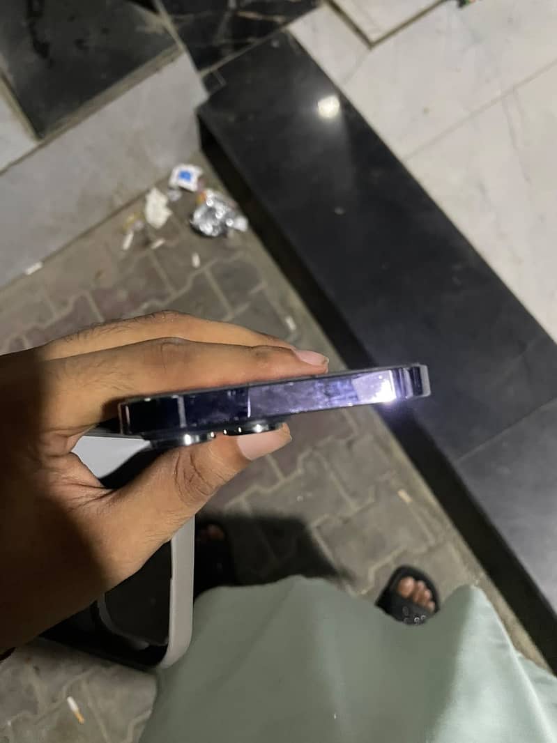 Apple iPhone 14 Pro Max 1