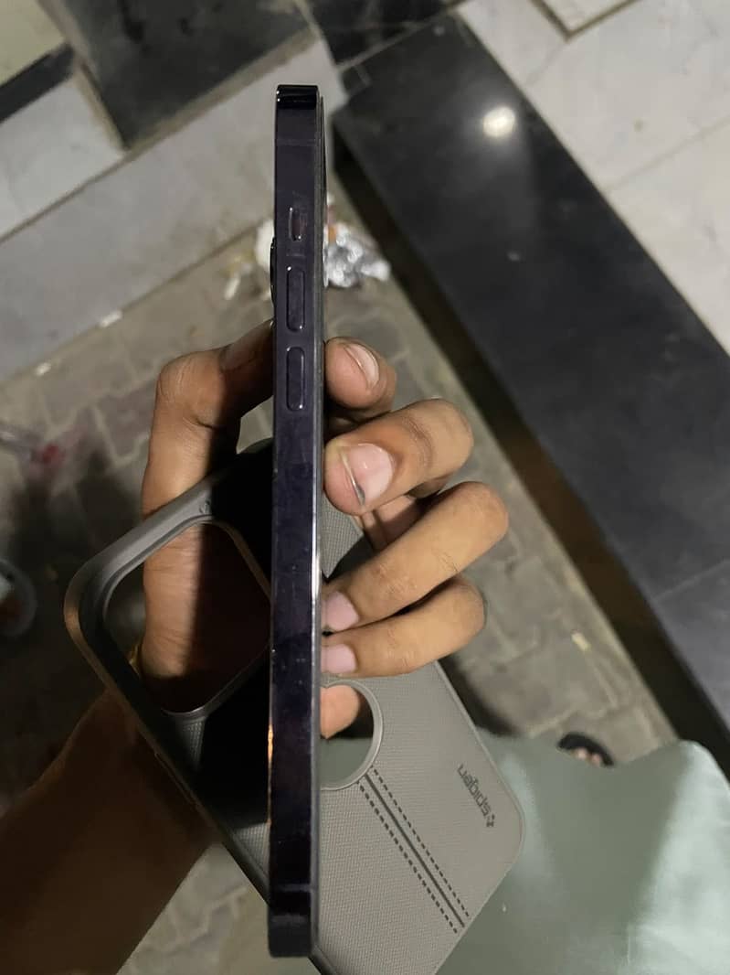 Apple iPhone 14 Pro Max 4