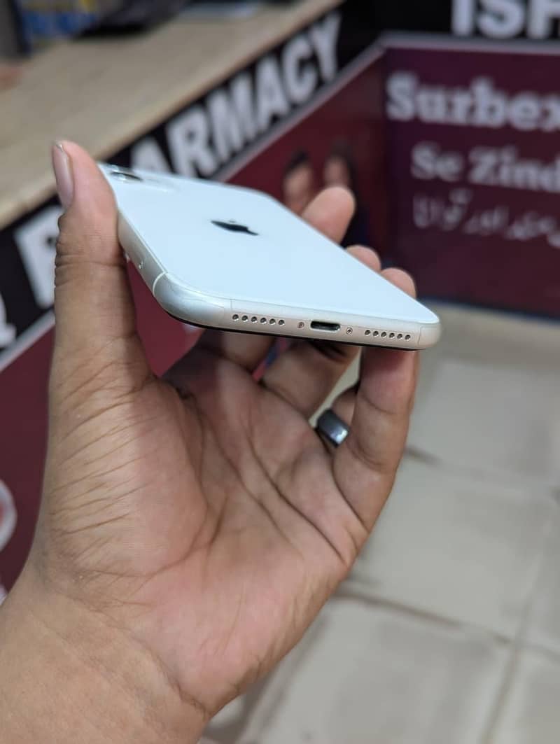 Apple iPhone 11 5