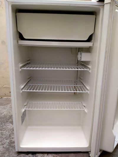 mini fridge ( Haier) excellent condition