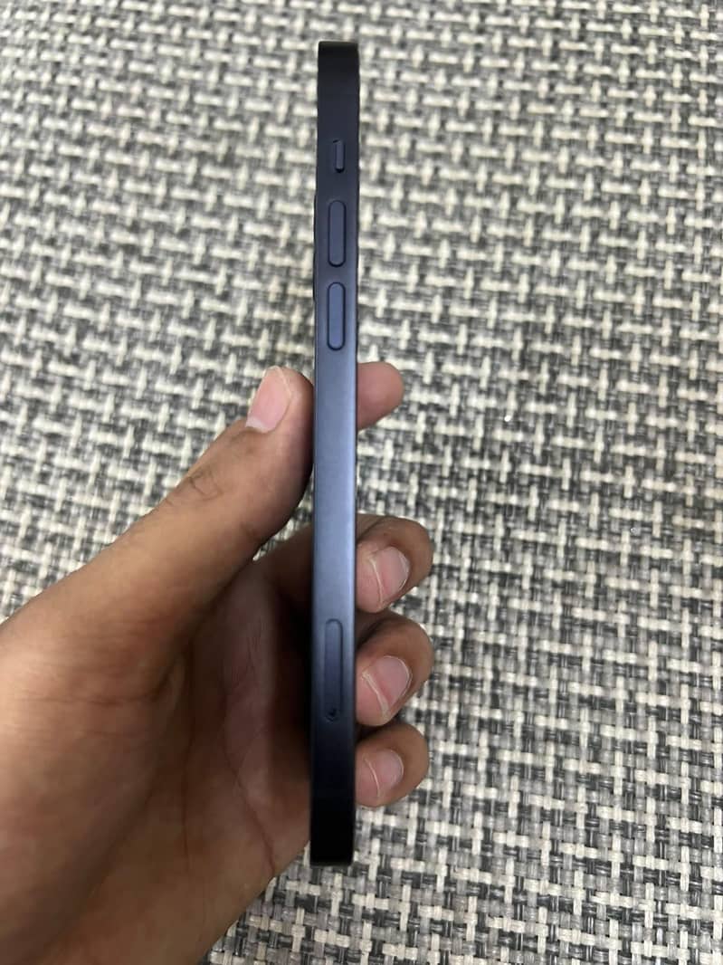 Apple iPhone 12 1