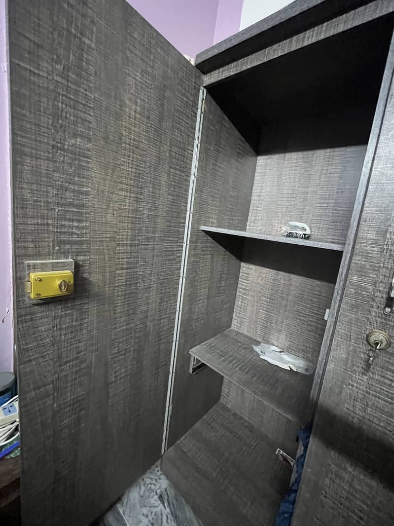 Grey wardrobe 0