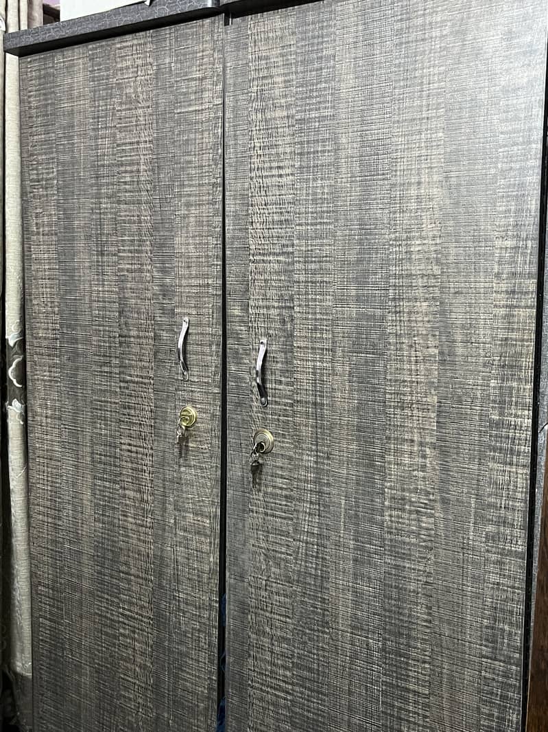 Grey wardrobe 2
