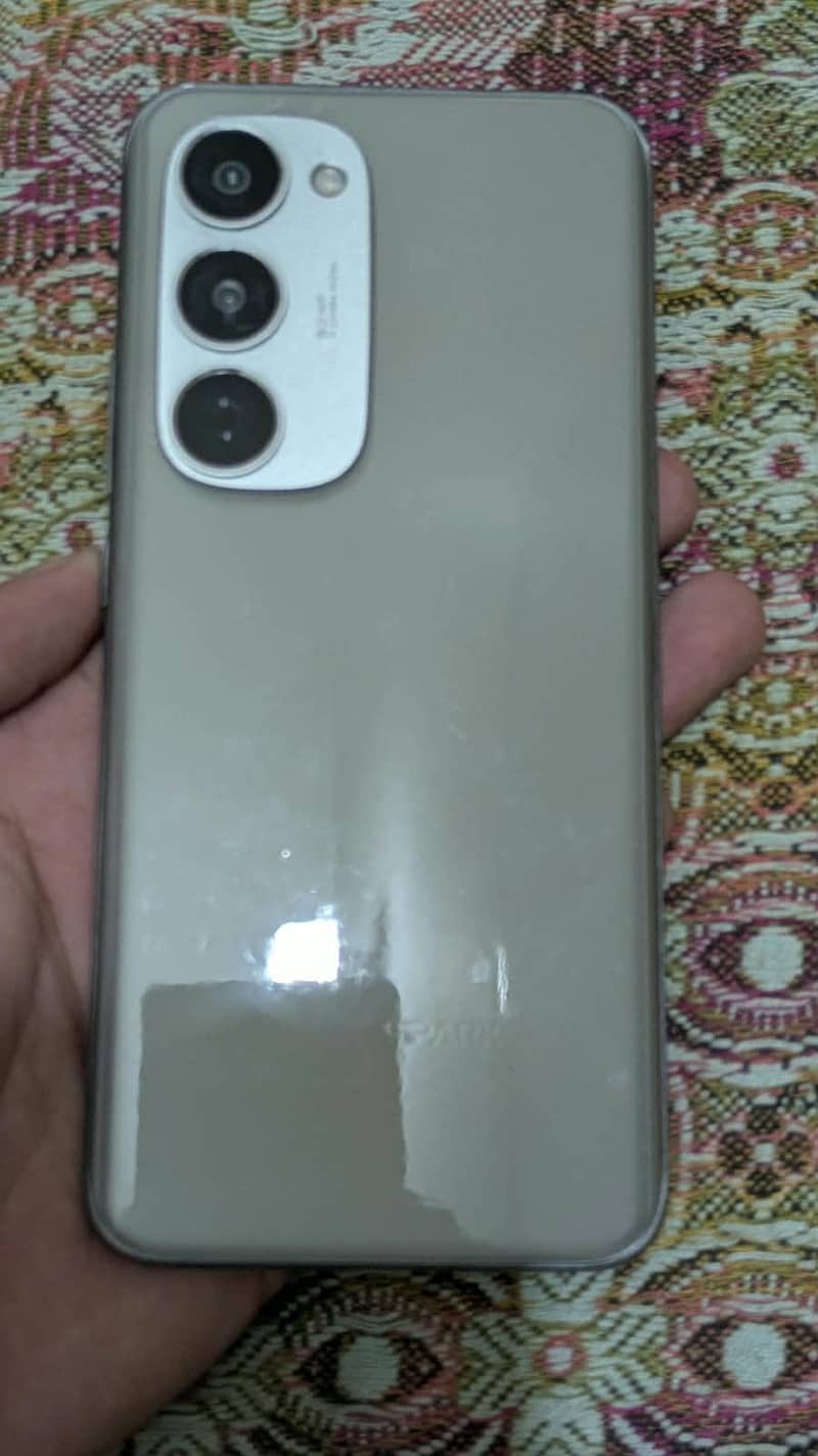 Tecno Spark40pro plus 5