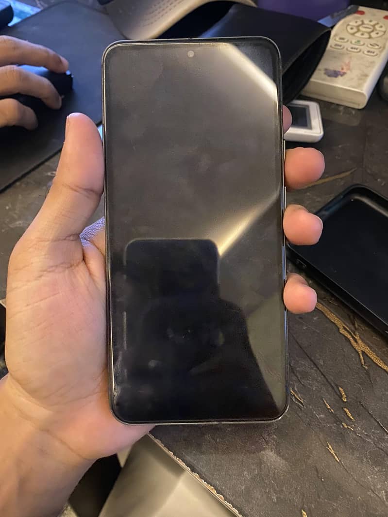 Google Pixel 8 5