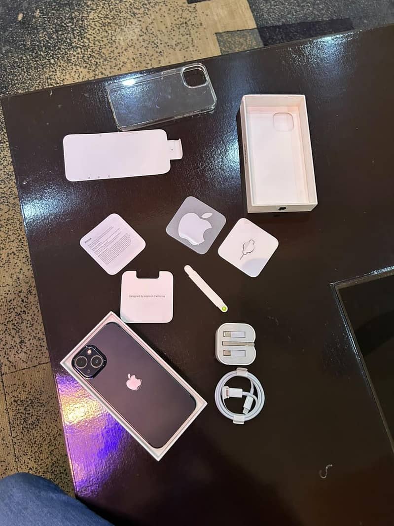 Apple iPhone 13 13