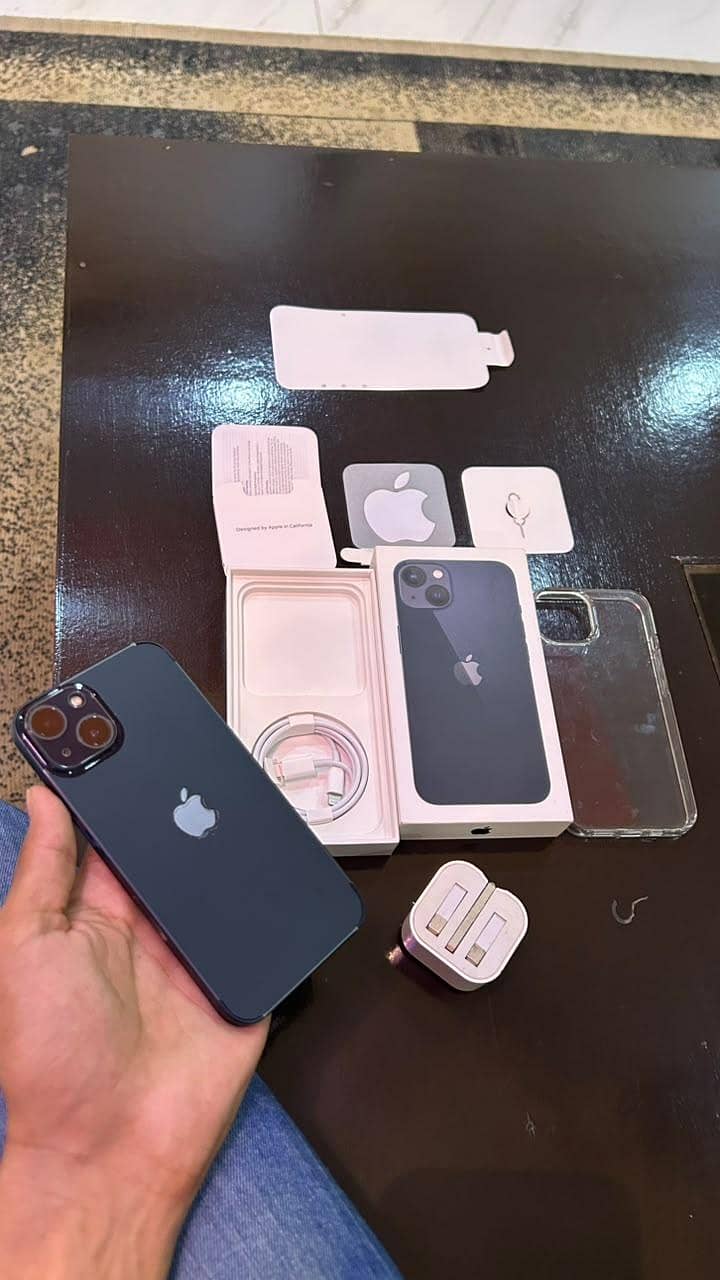 Apple iPhone 13 15