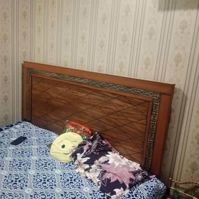 double bed ha bilkul saf ha without foam ha Khai sa kharb ni ha