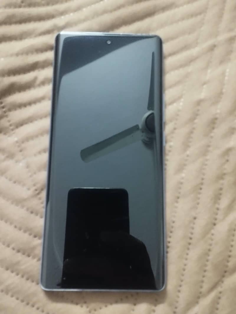 Tecno CAMON 30S 0