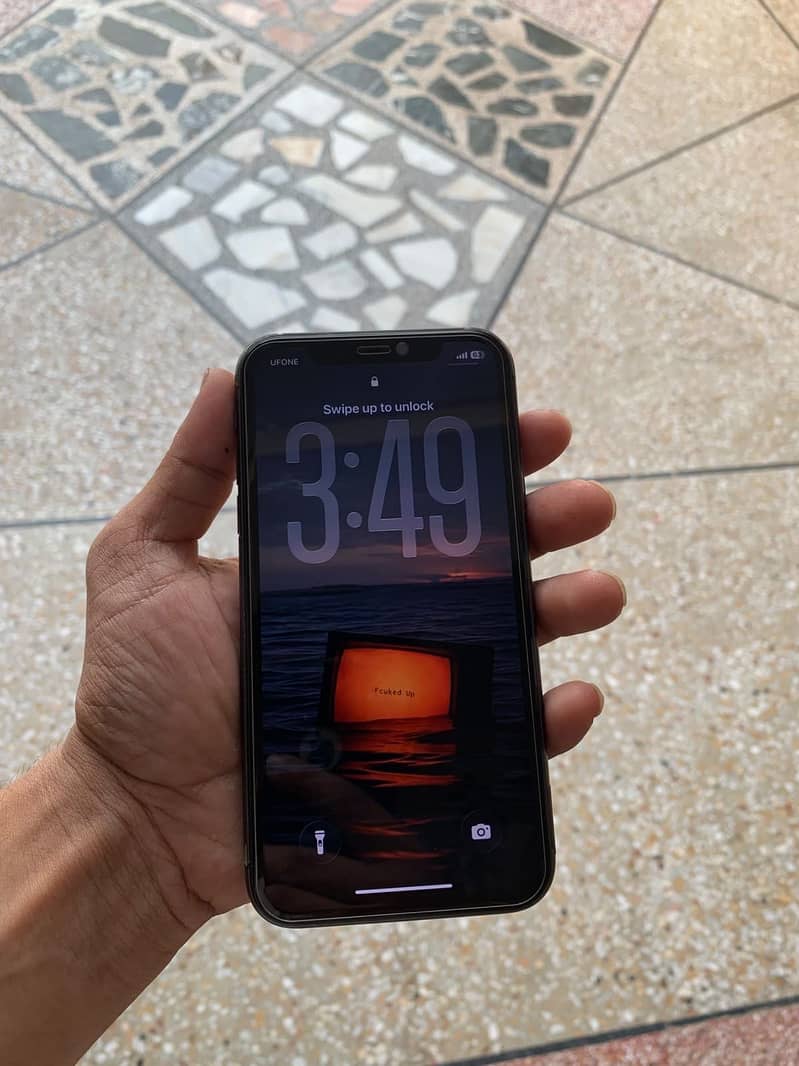 Apple iPhone 11 0