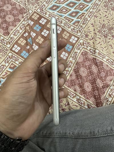 Apple iPhone 8