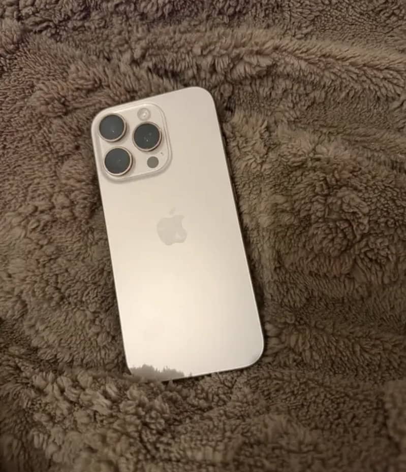 Apple iPhone 16 Pro 2