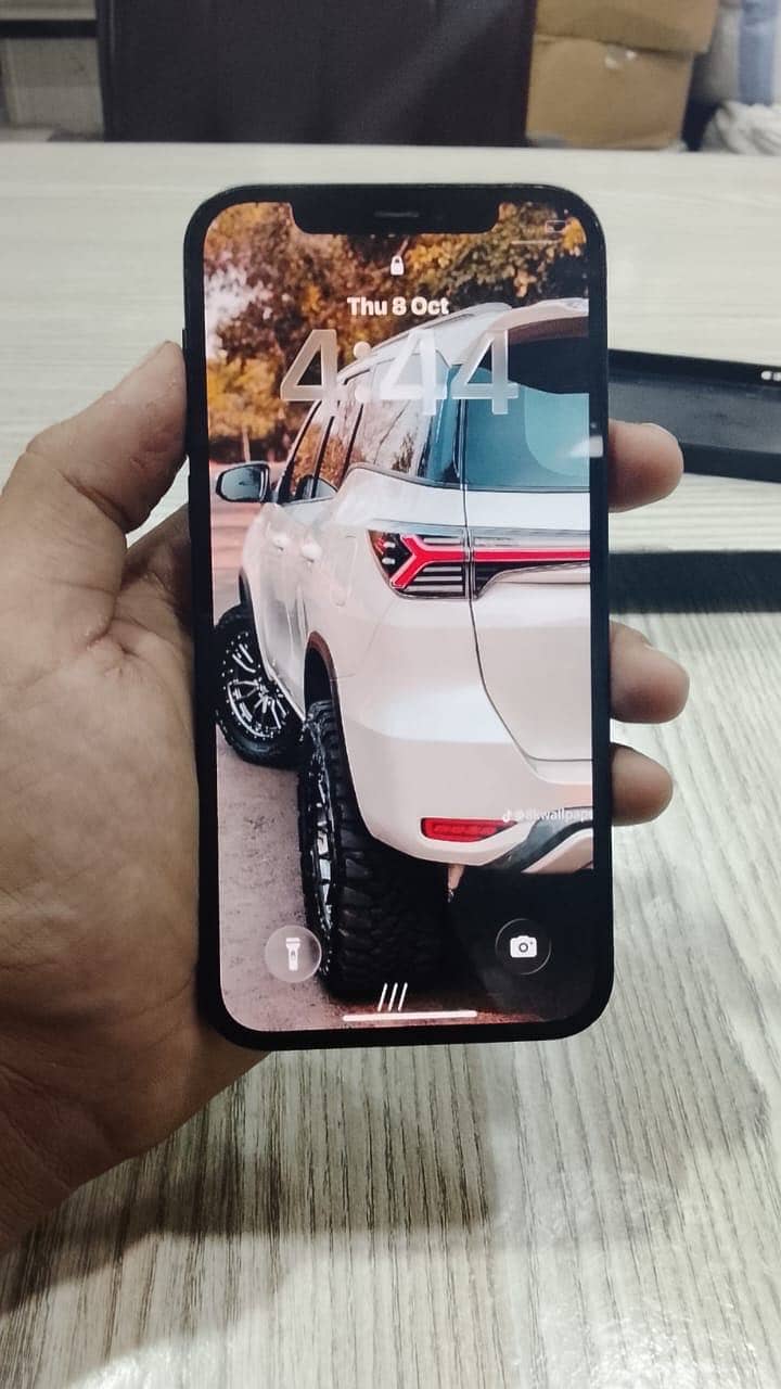 Apple iPhone 12 3