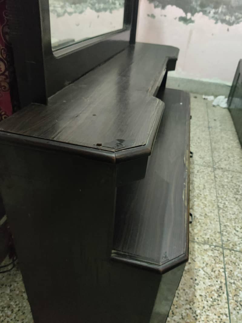 Dressing Table 0
