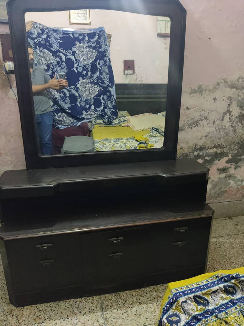 Dressing Table 2