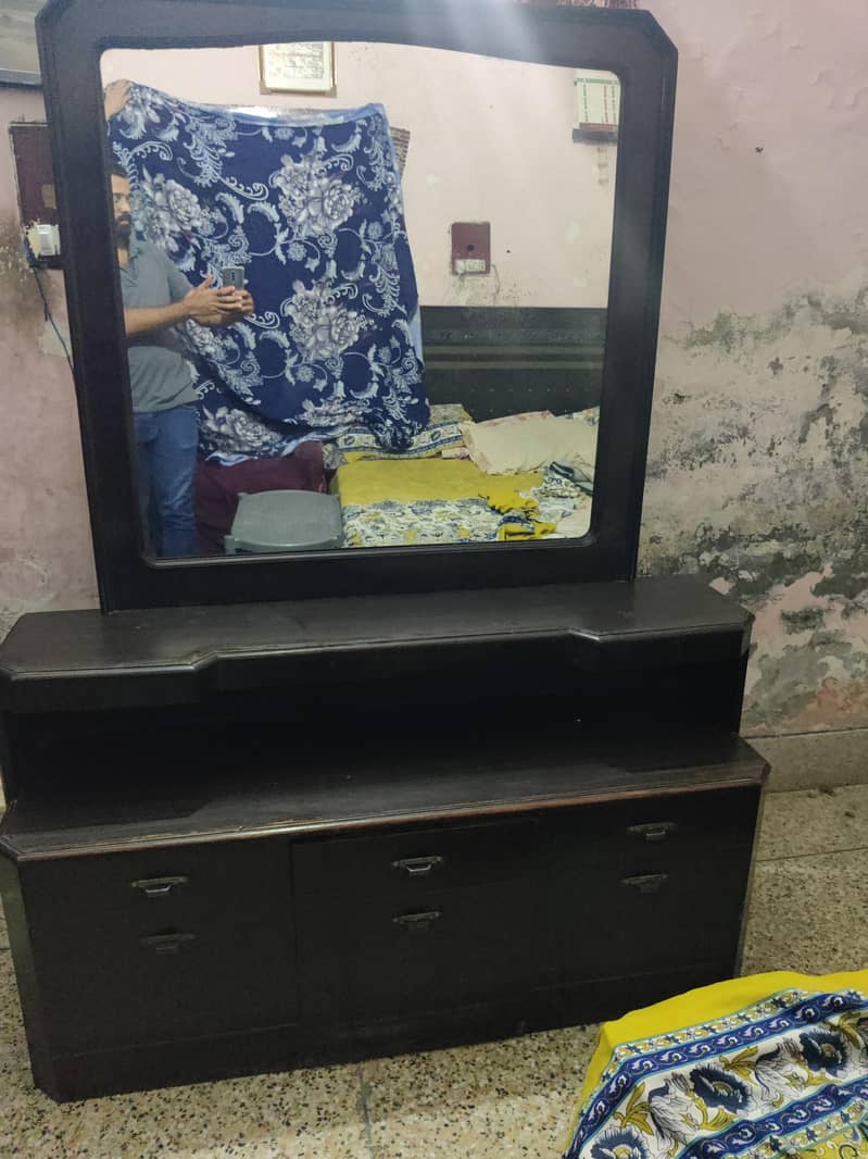 Dressing Table 3