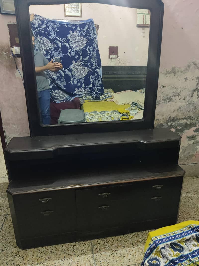 Dressing Table 4