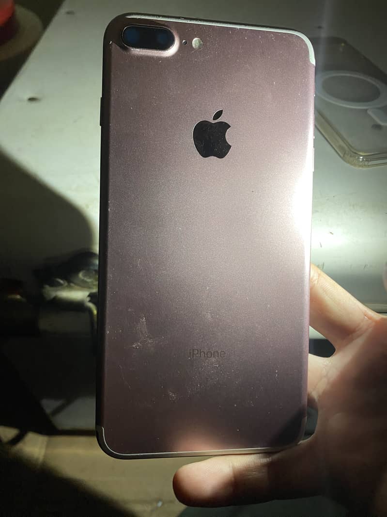 Apple iPhone 7 Plus 3