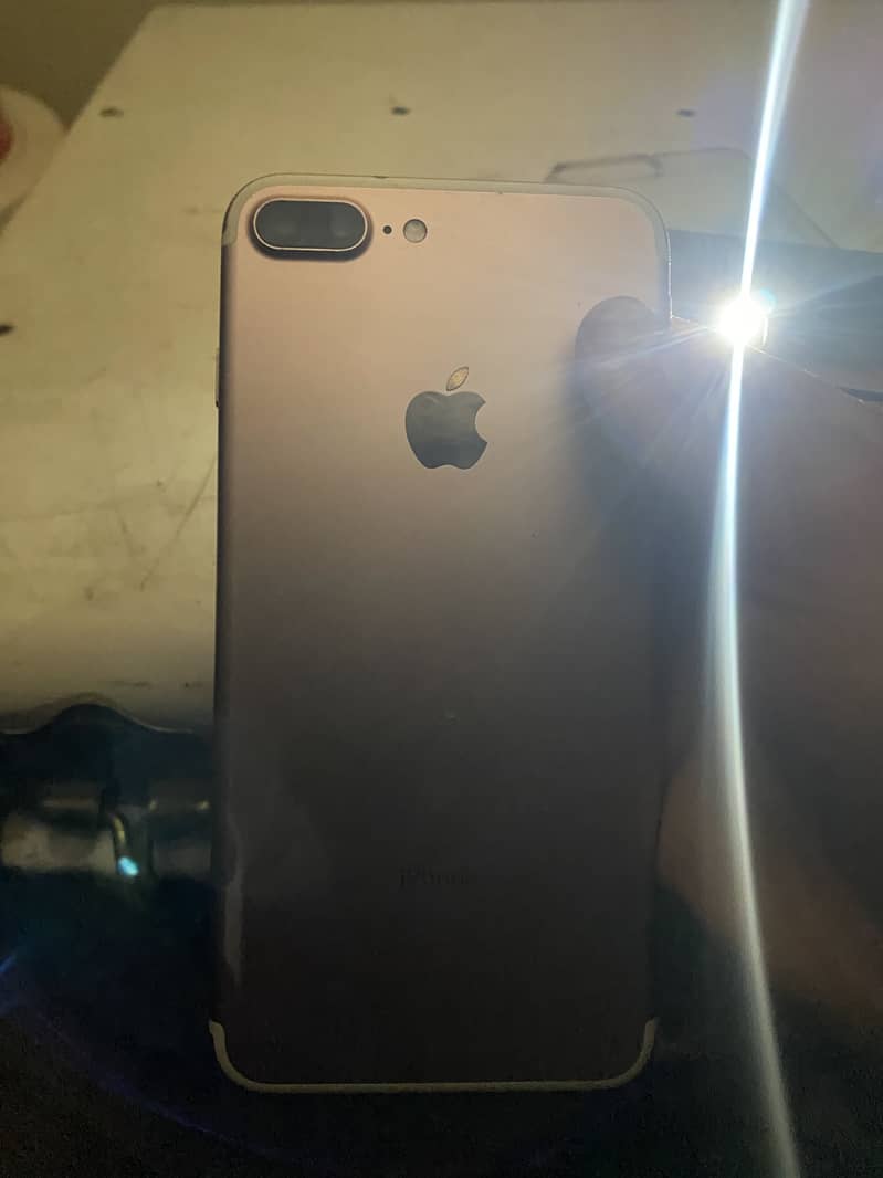 Apple iPhone 7 Plus 5
