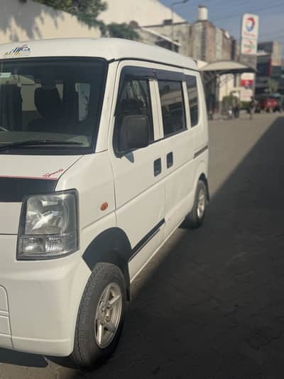 Suzuki Every 2012