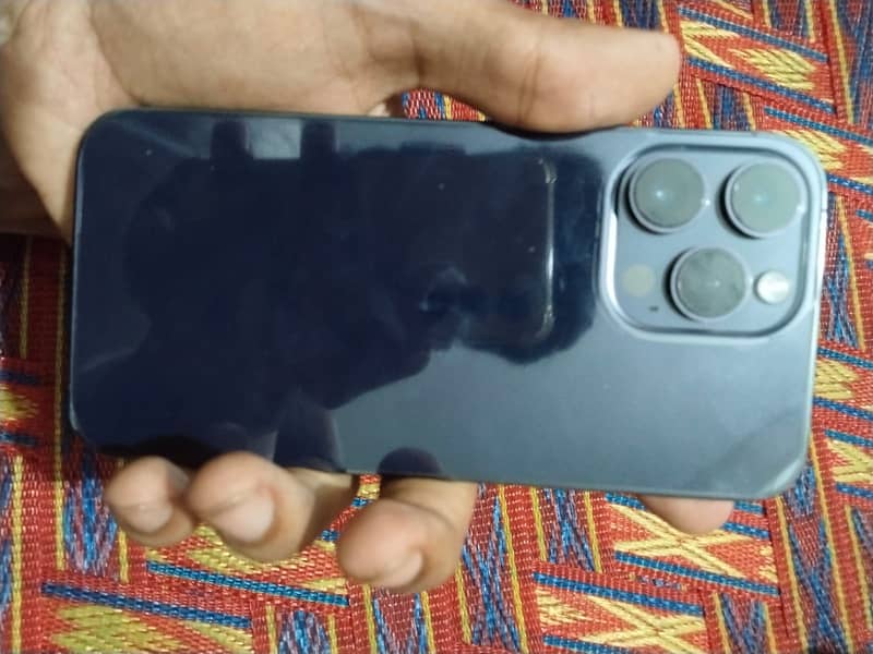 Apple iPhone 14 Pro Max 1