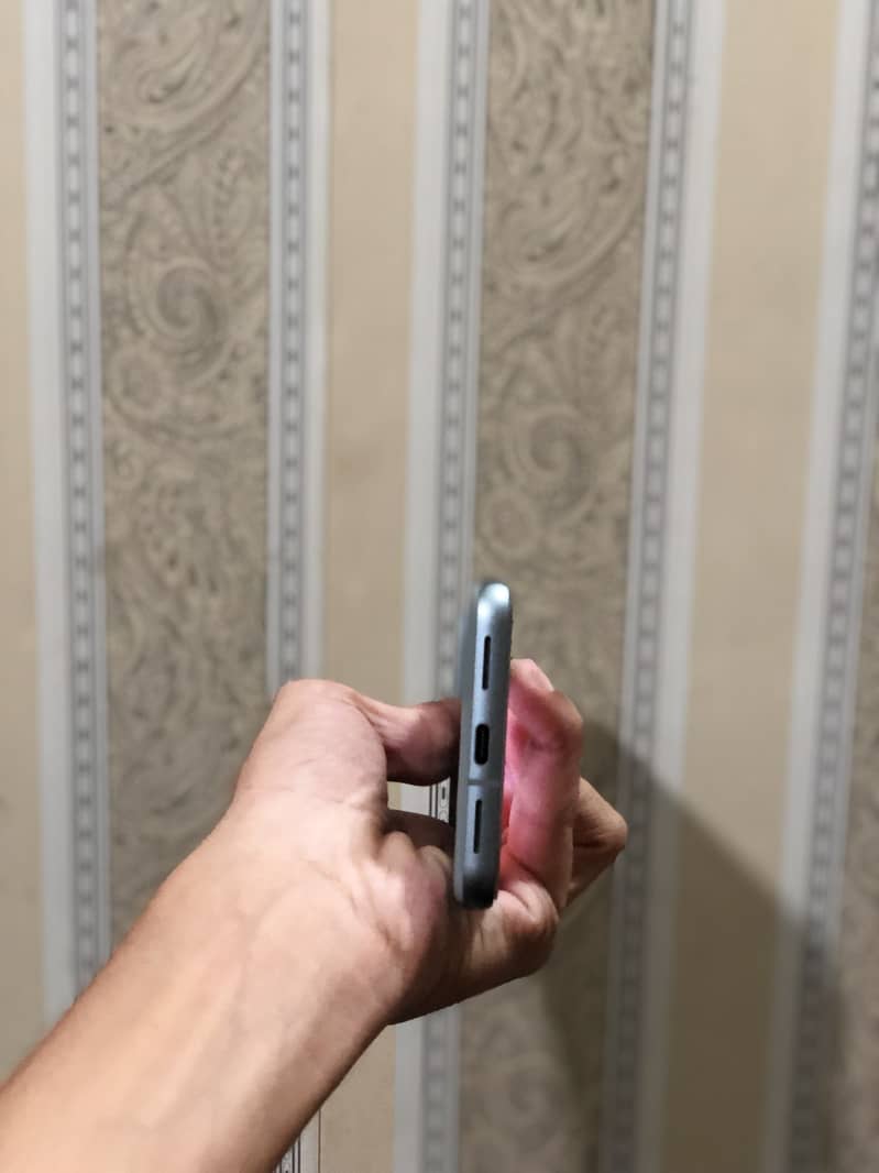 Google Pixel 8 2