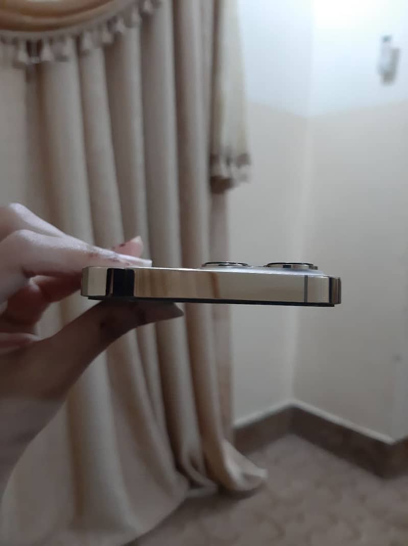 Apple iPhone 13 Pro 6