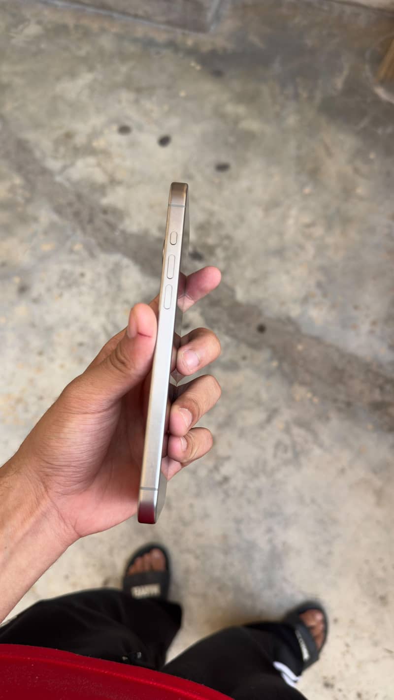 Apple iPhone 15 Pro Max 3