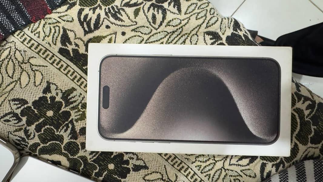 Apple iPhone 15 Pro Max 6