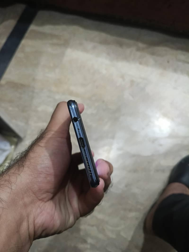 Vivo V21e 4