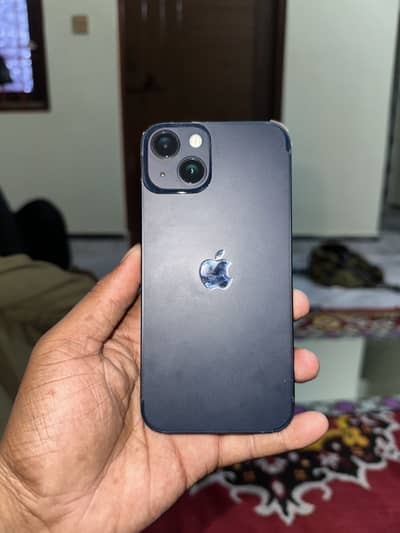 Apple iPhone 13