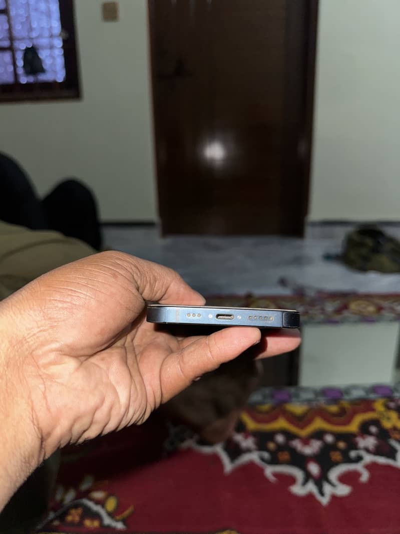 Apple iPhone 13 1