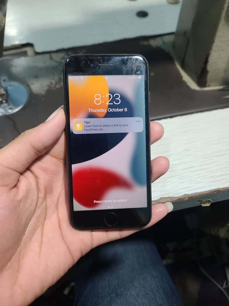 Apple iPhone 7 1