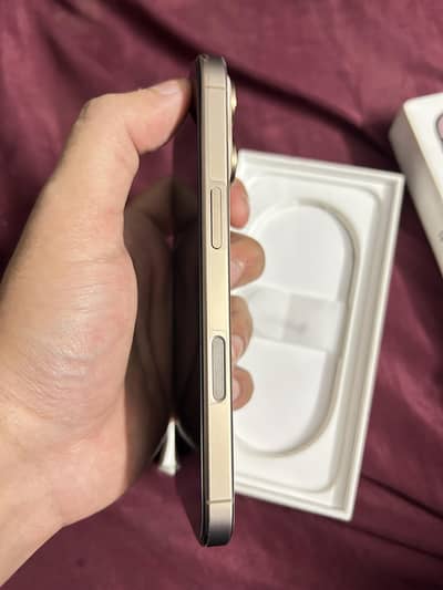 Apple iPhone 16 Pro