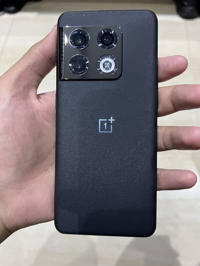 One Plus 10 Pro