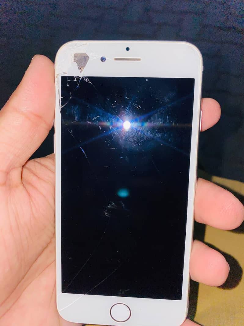 Apple iPhone 8 1