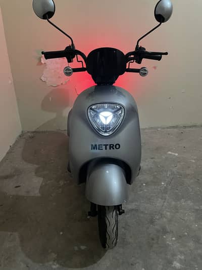 Metro A7 three wheeler