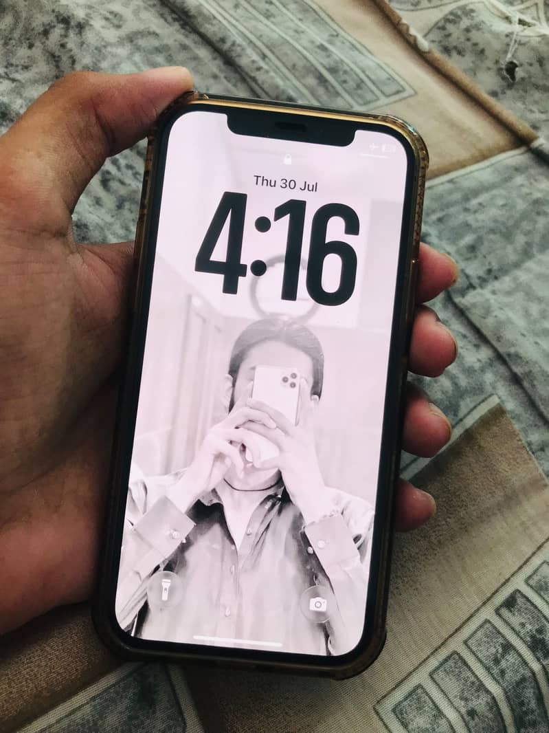 Apple iPhone 12 3