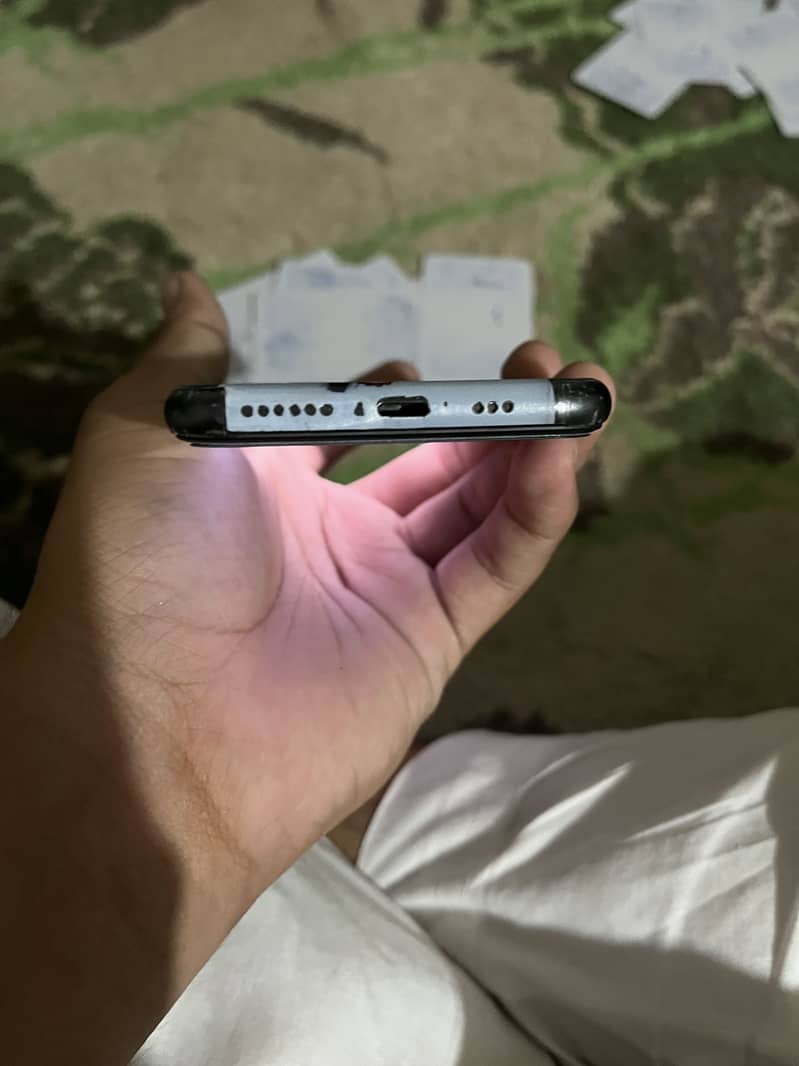 Apple iPhone 11 Pro 1