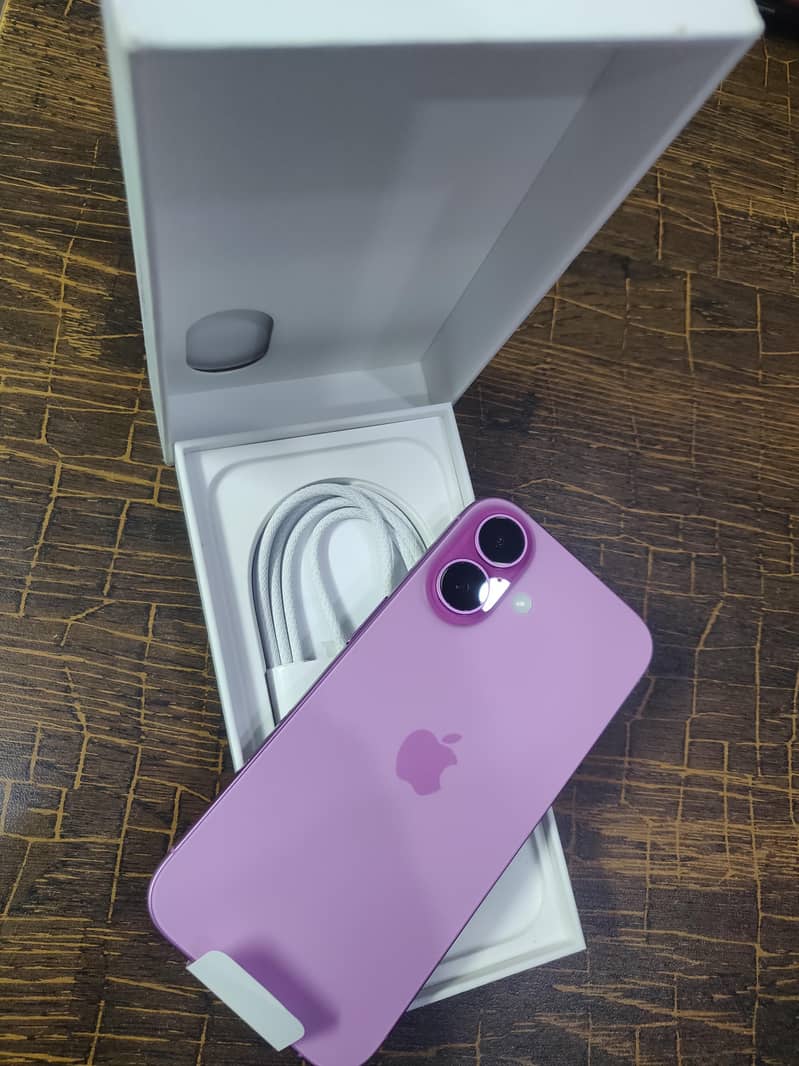 Apple iPhone 16 2