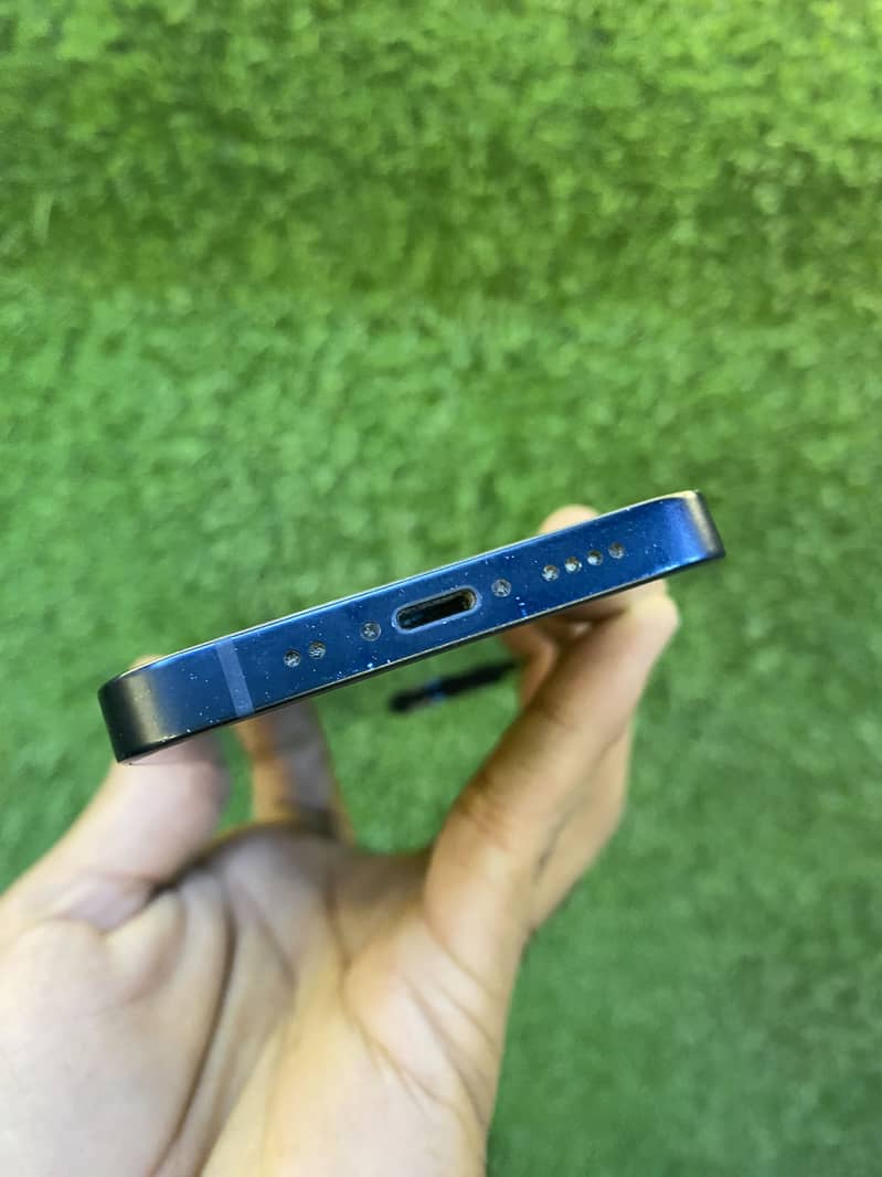 Apple IPHONE 13 MINI 4