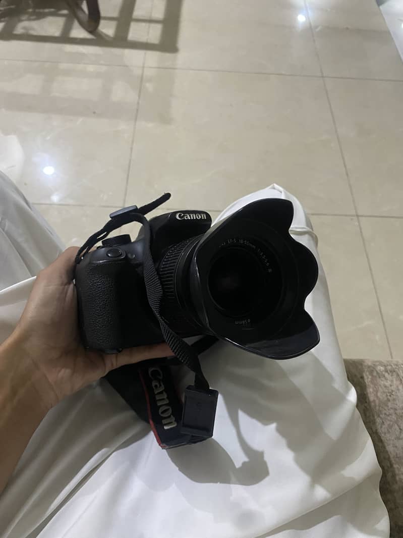 Canon EOS 1200D 4