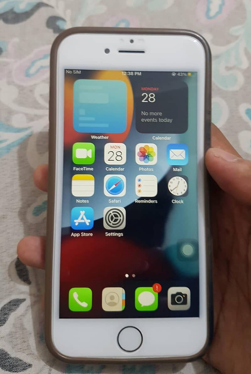 Apple iPhone 7 0