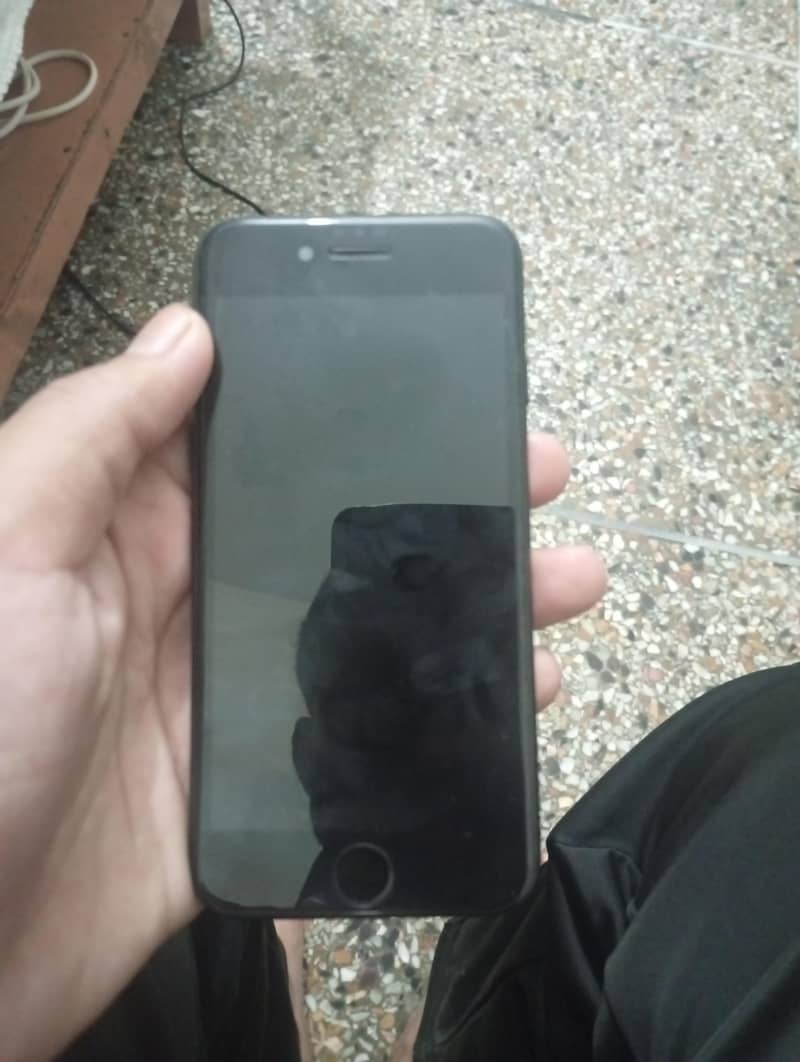 Apple iPhone 7 2