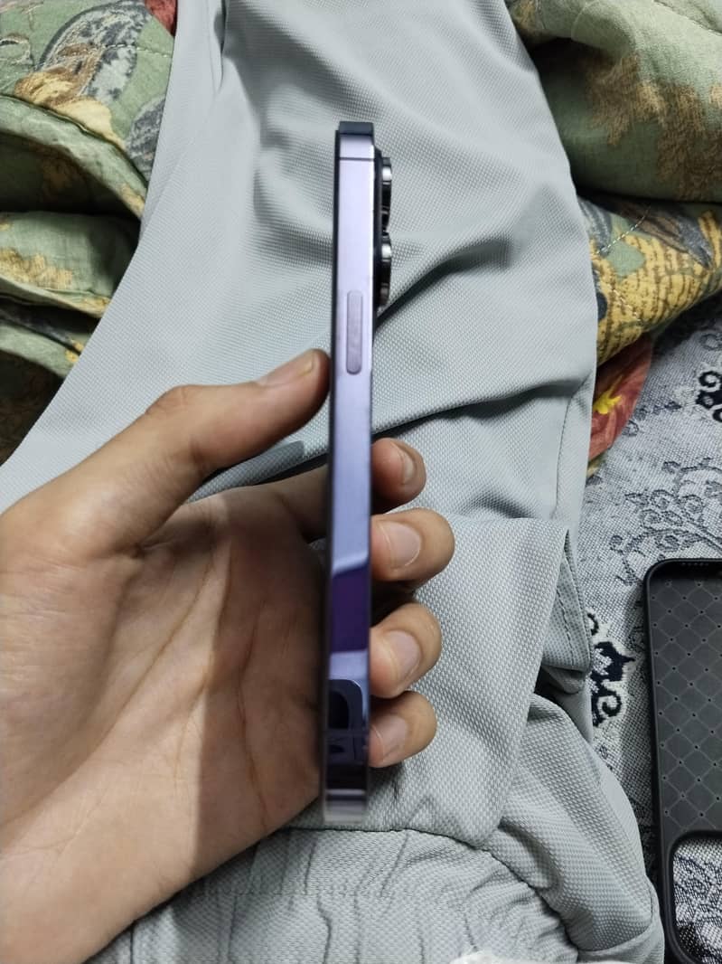 Apple iPhone 14 Pro 1