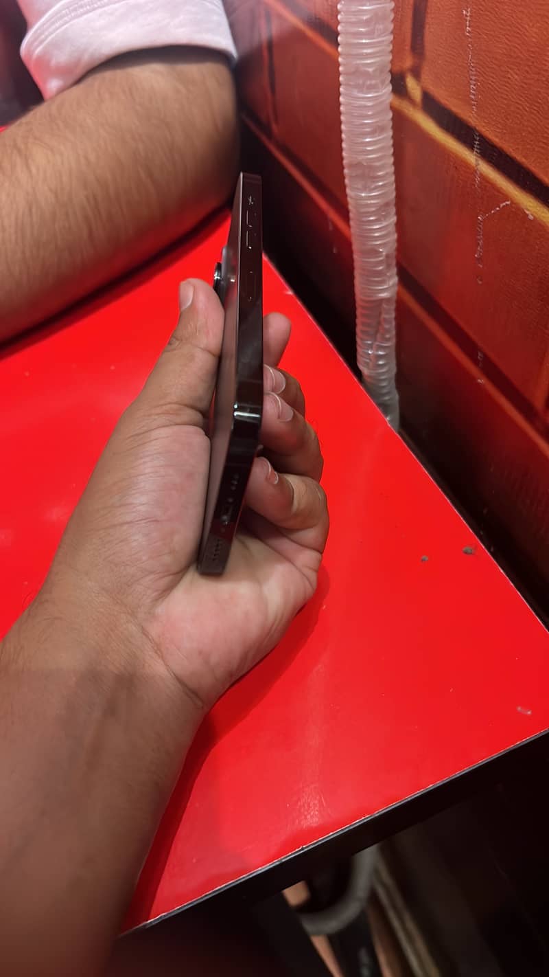 Apple iPhone 14 Pro 2