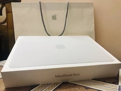 Apple MacBook NEO 8/512 Silver