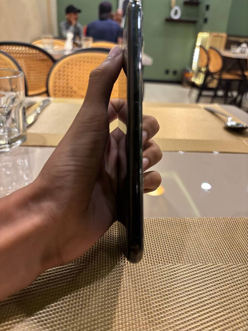 iphone 11 pro max 3