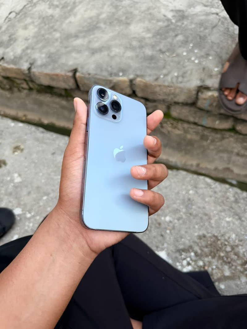 Apple iPhone 13 Pro Max 8